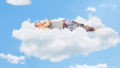 vrouw op wolk droombetekenis